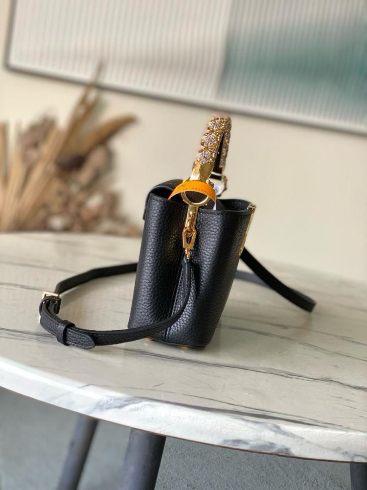 Louis Vuitton size 21 cm