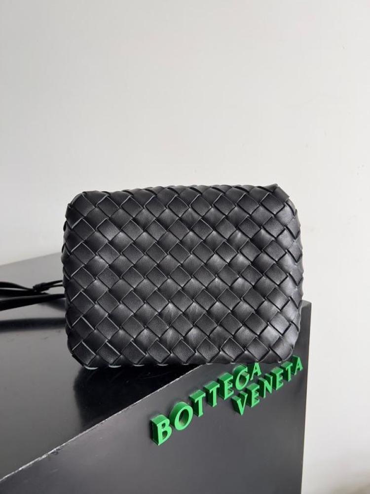 Boutique size 21 cm