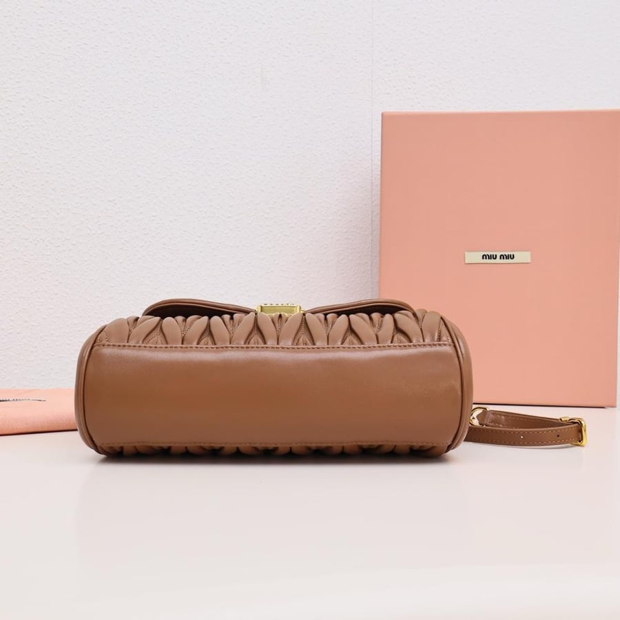 Miu Miu size 24 cm