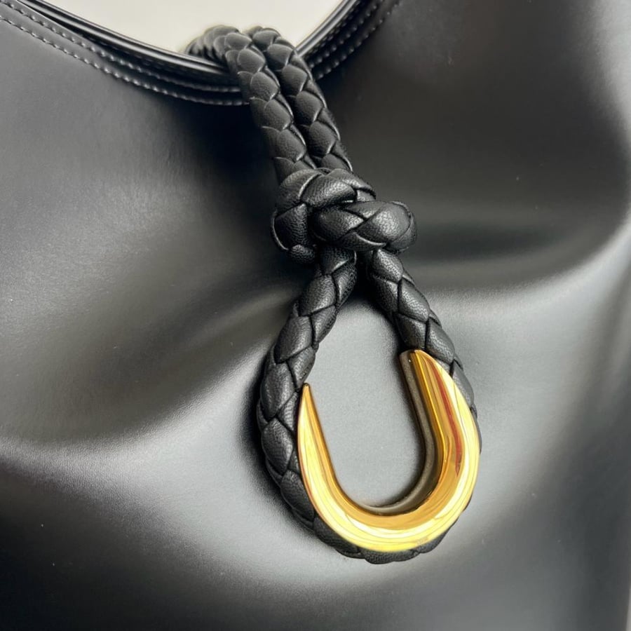 Boutique size 30 cm