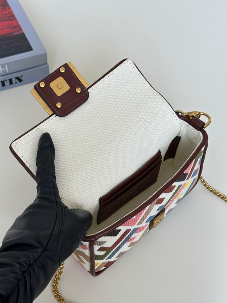 فندي مقاس 19.5/11 cm