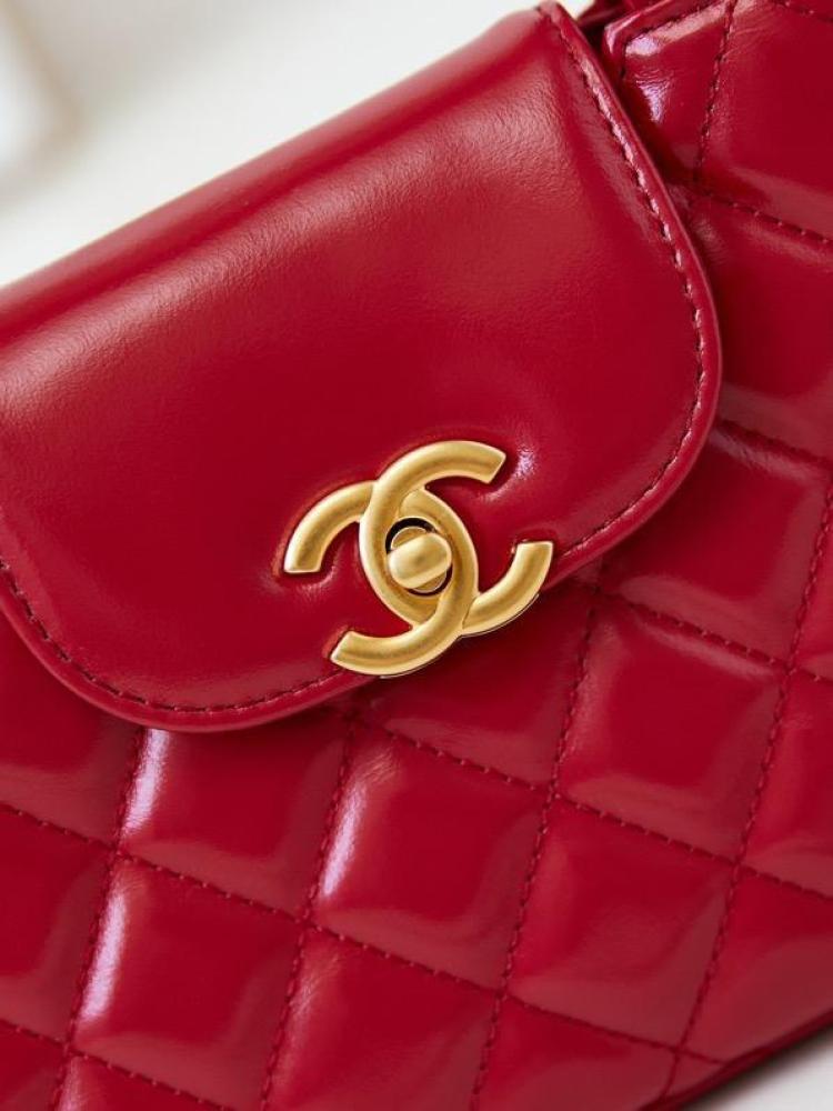 Chanel size 19 cm