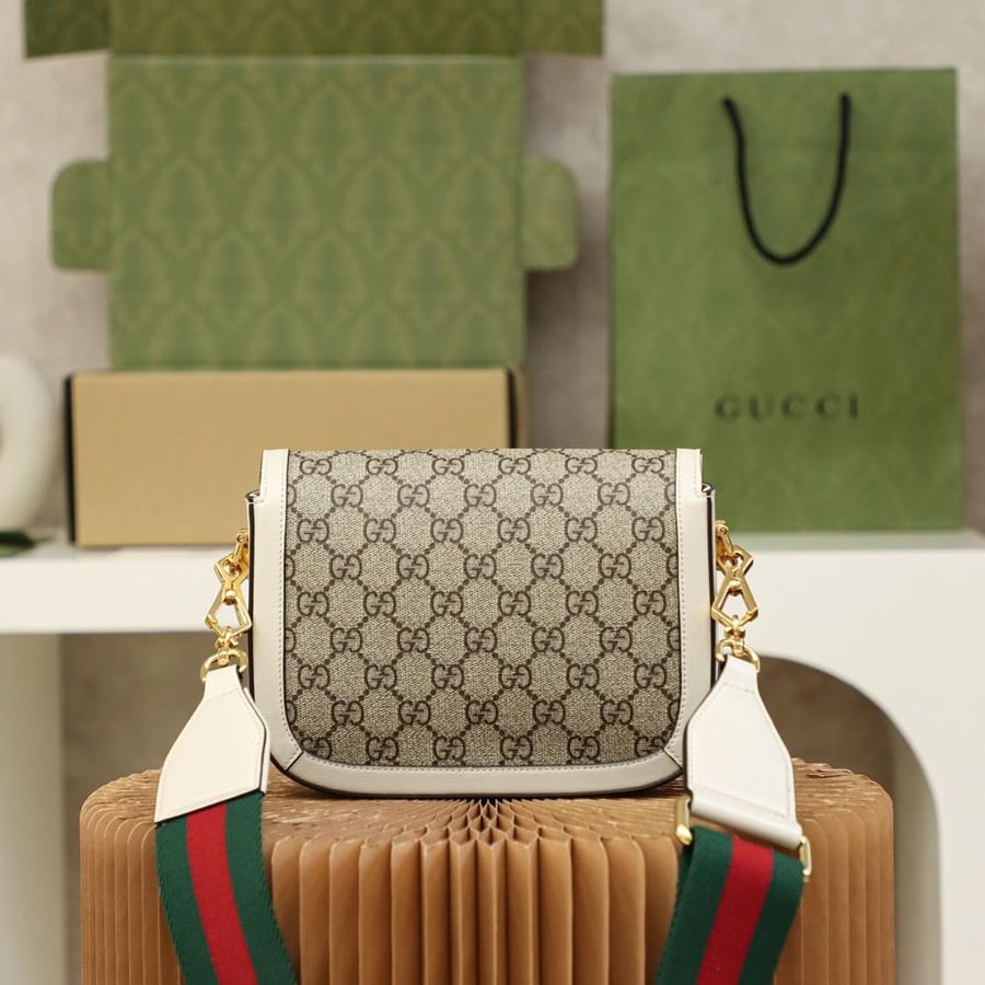 قوتشي مقاس 20.5 cm