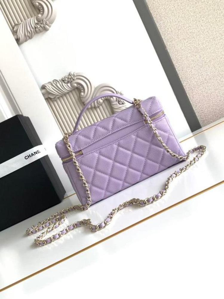 Chanel size 19.5 cm