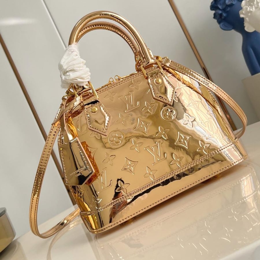 لوي فيتون مقاس 23.5 cm