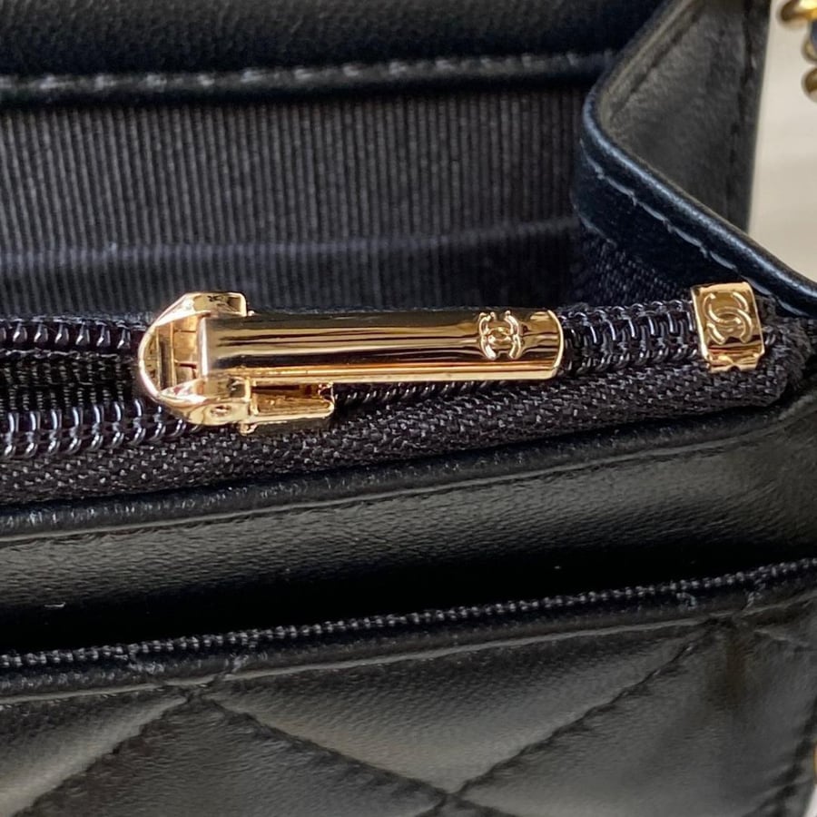 Chanel size 19 cm