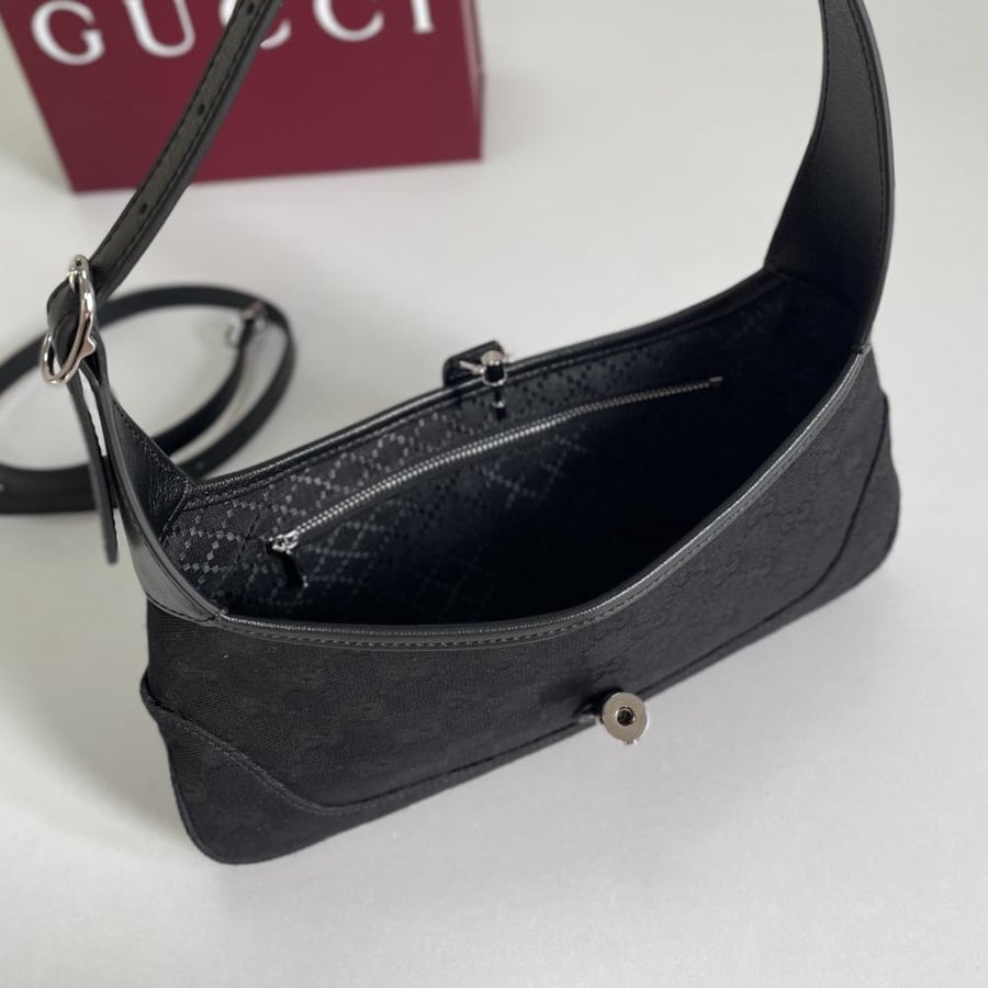 قوتشي مقاس 27 cm