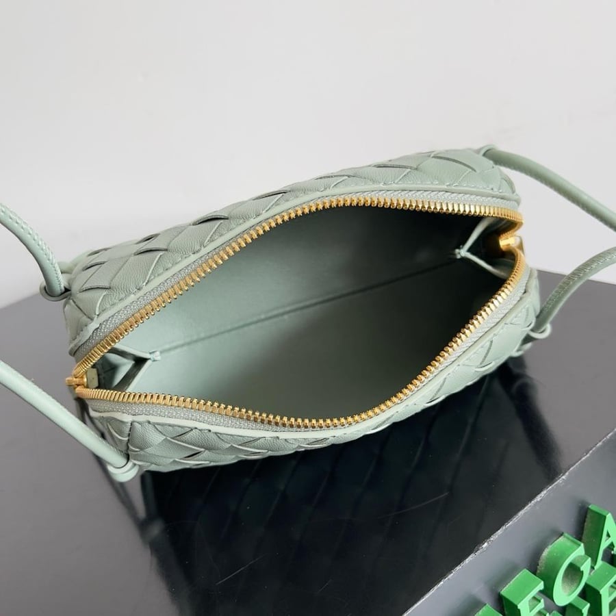 Bottega size 18.5 cm