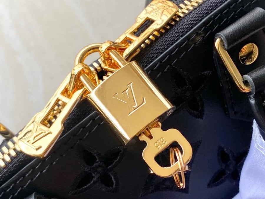 Louis Vuitton size 23.5 cm