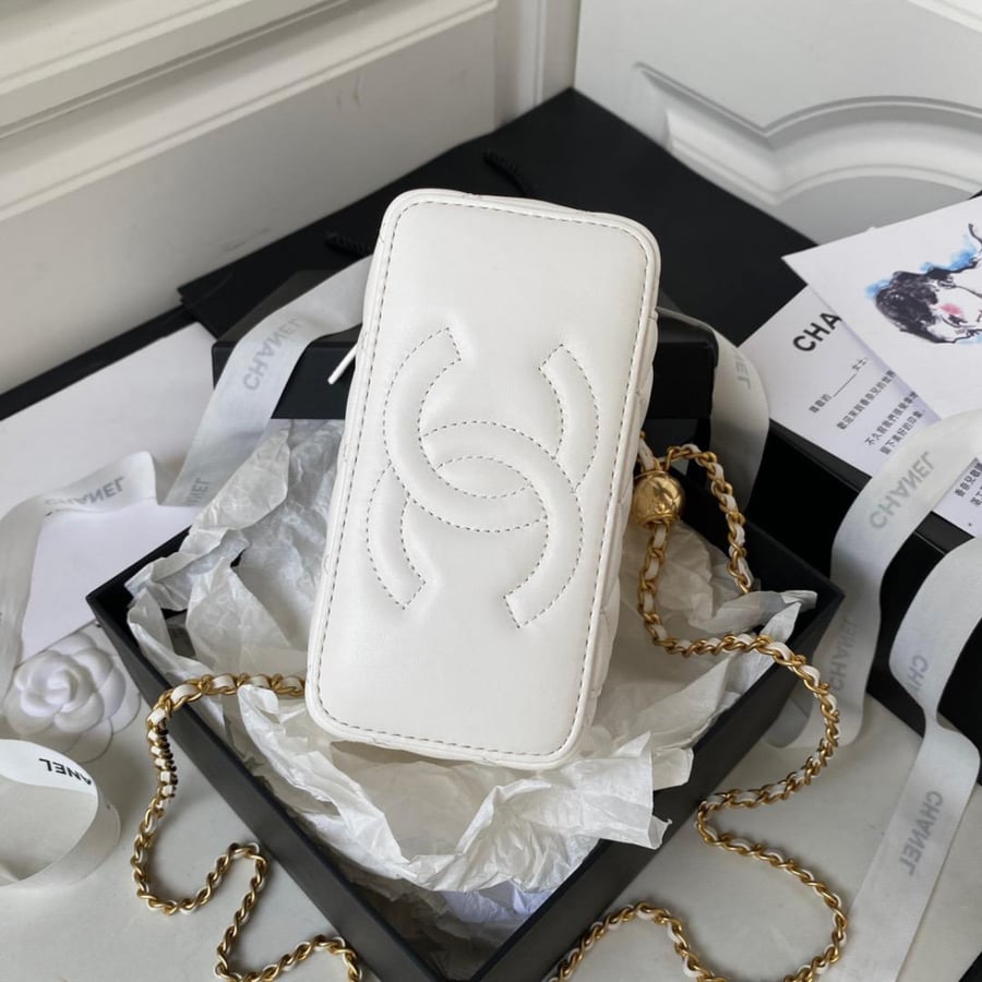Chanel size 17 cm