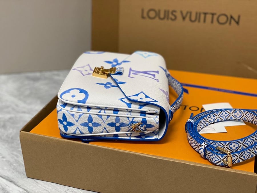 Louis Vuitton size 25 cm