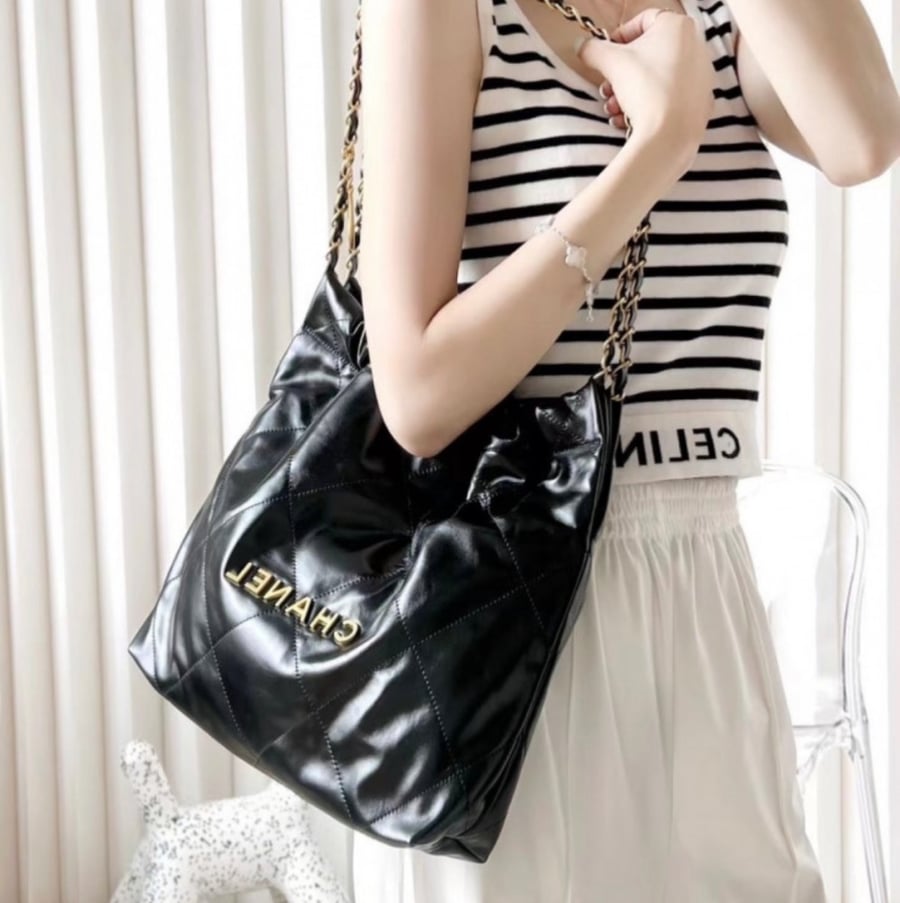 Chanel size 35 cm