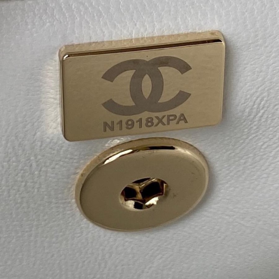 Chanel size 23 cm
