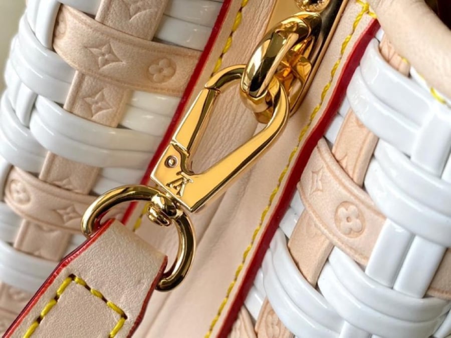 Louis Vuitton size 21 cm