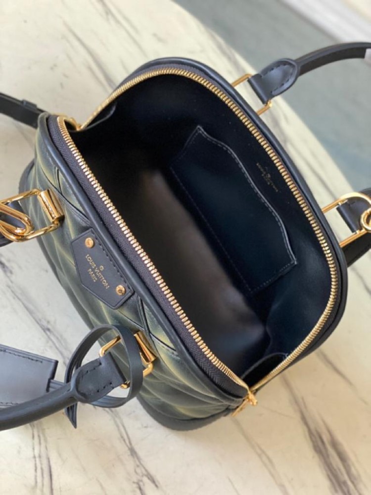 لوي فيتون مقاس 23.5 cm