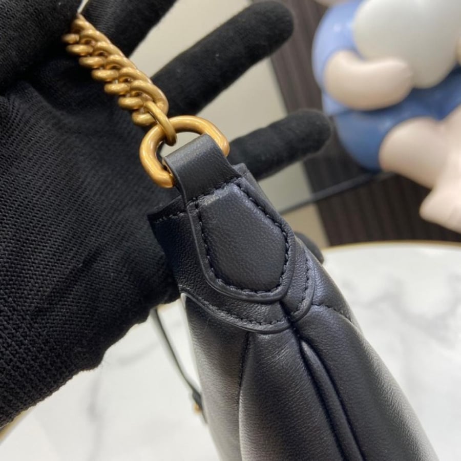 Gucci 26 cm size