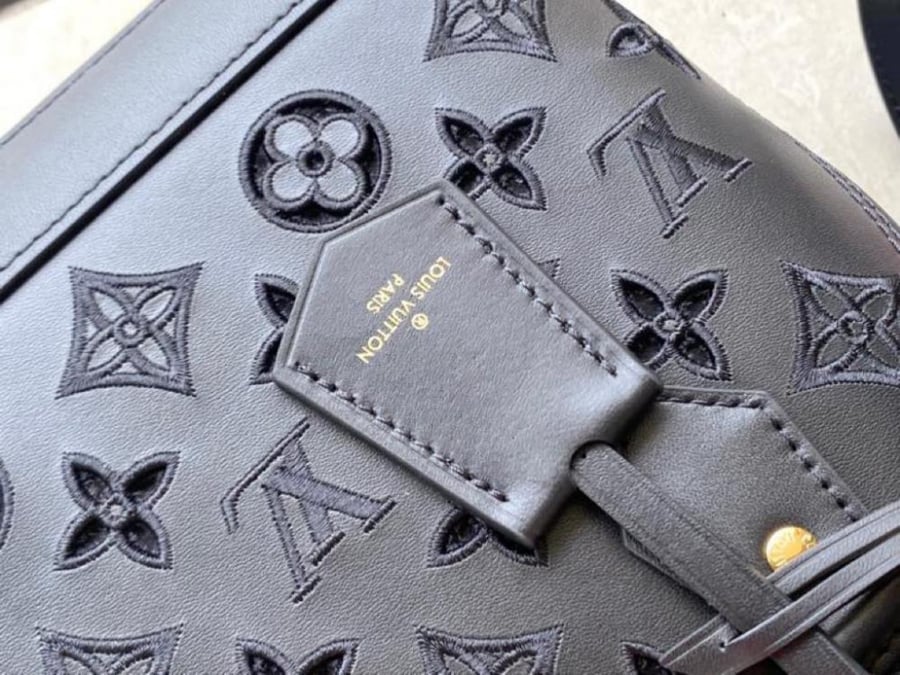 Louis Vuitton size 23.5 cm