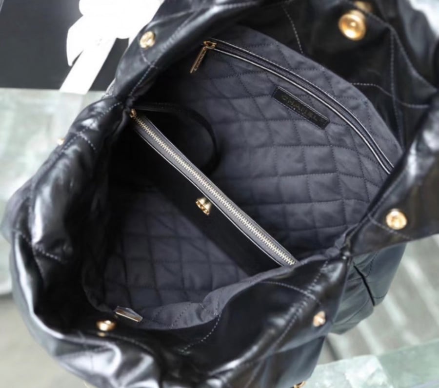Chanel size 35 cm