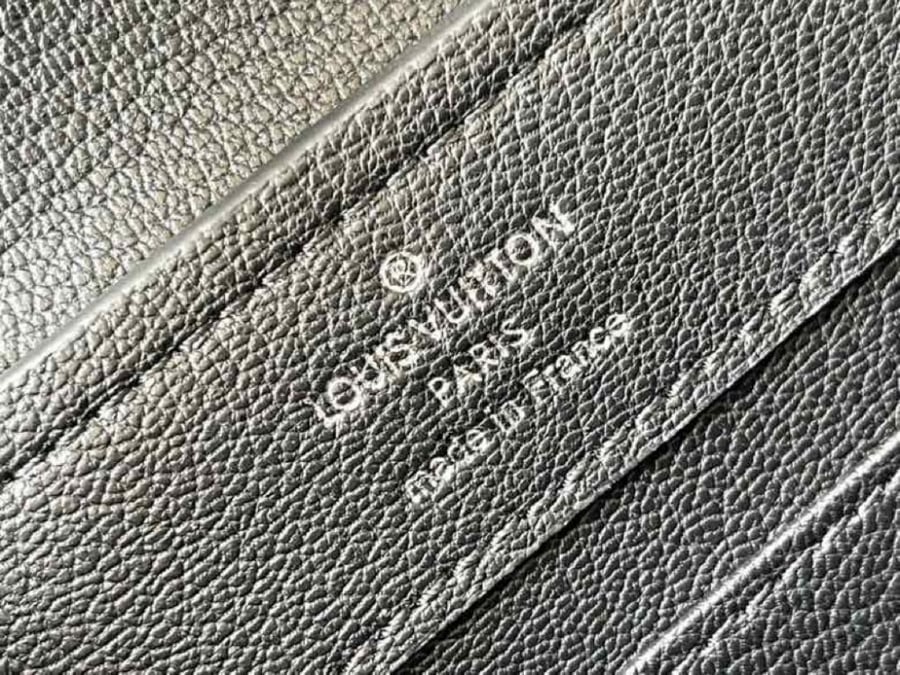 Louis Vuitton size 21 cm