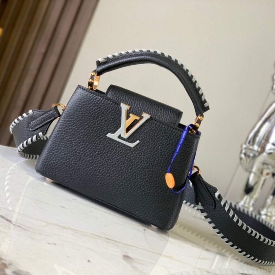 Louis Vuitton size 21 cm