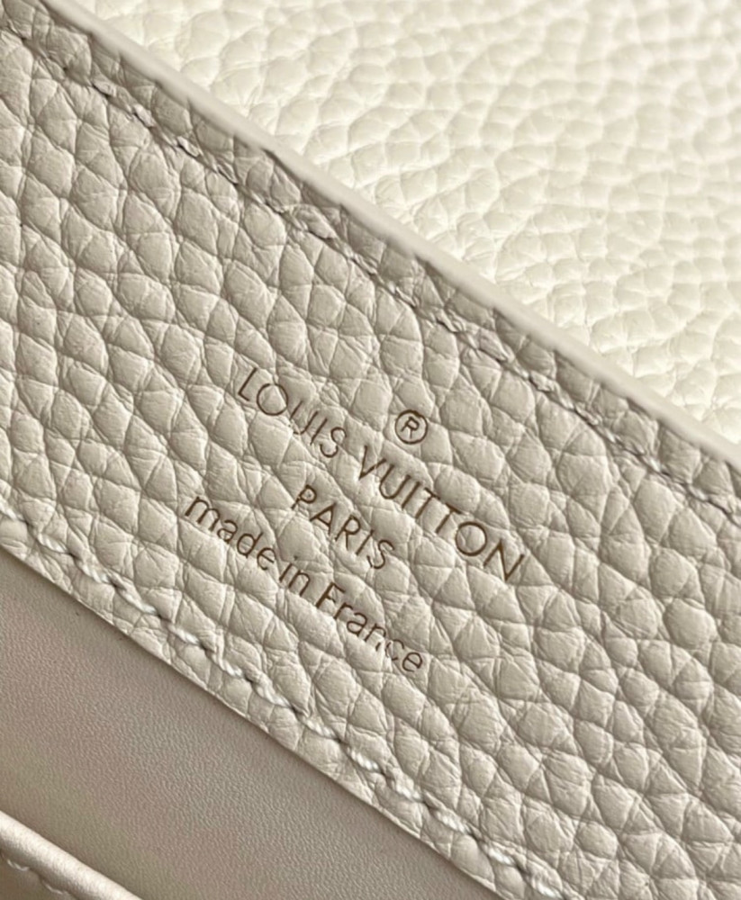 Louis Vuitton size 21 cm