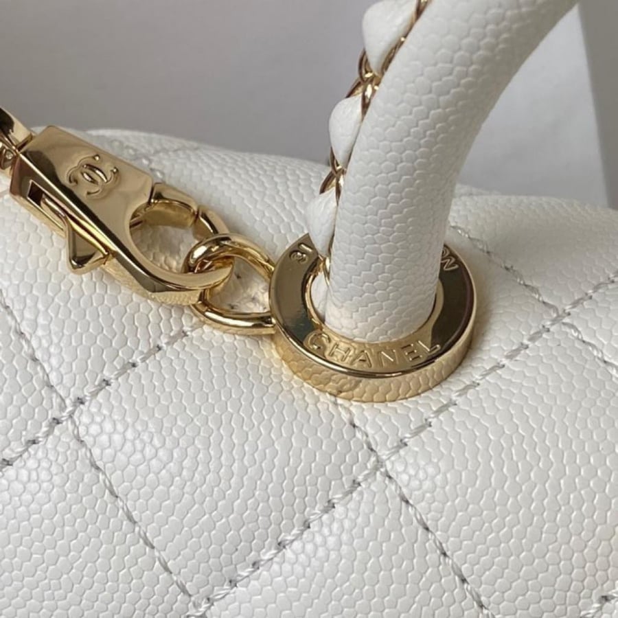 Chanel size 23 cm