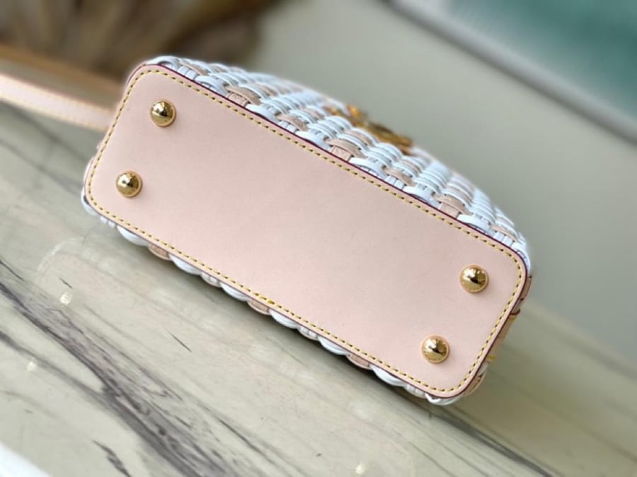 Louis Vuitton size 21 cm