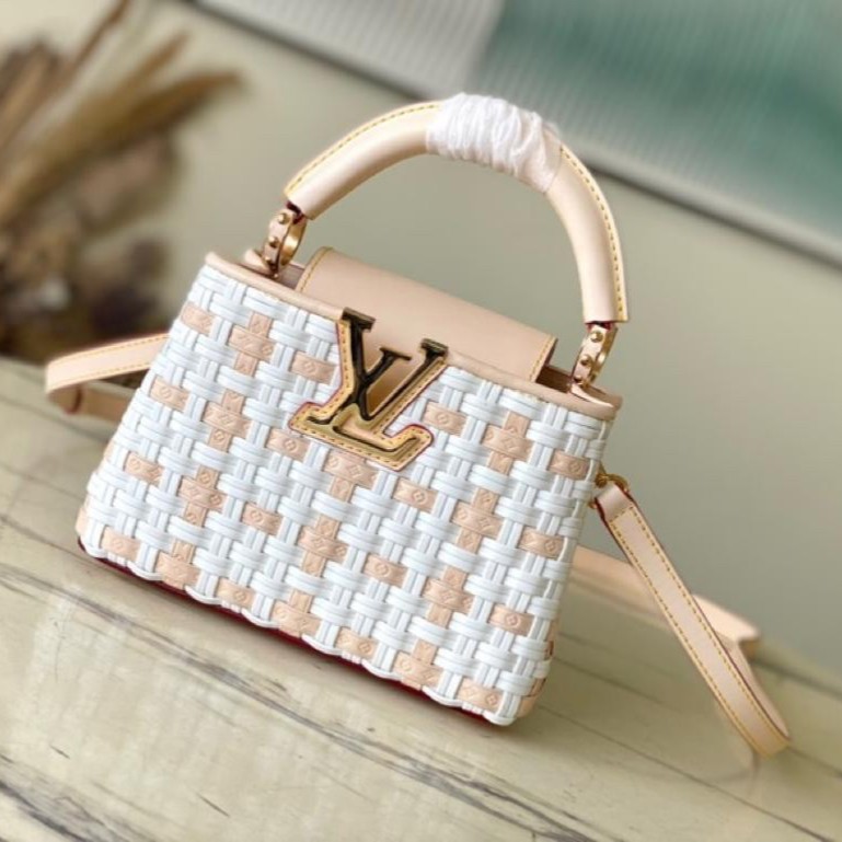 Louis Vuitton size 21 cm