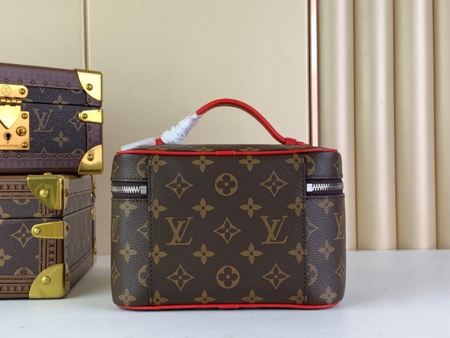 Louis Vuitton size 20 cm