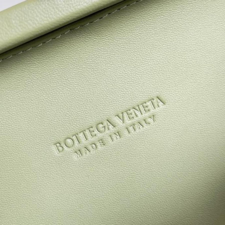 Bottega size 20.5 cm