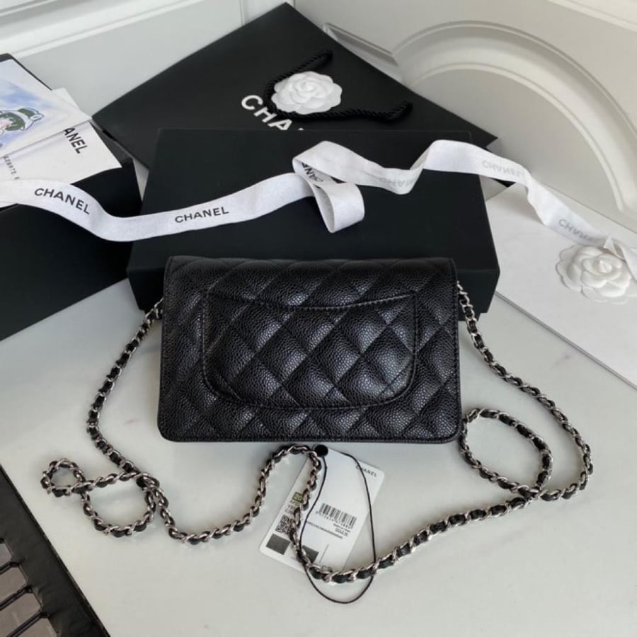 Chanel size 19 cm
