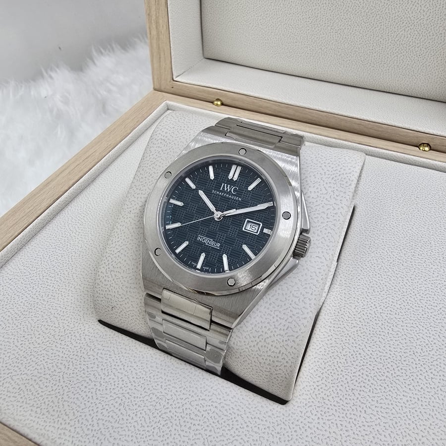 ساعة IWC الرجالية