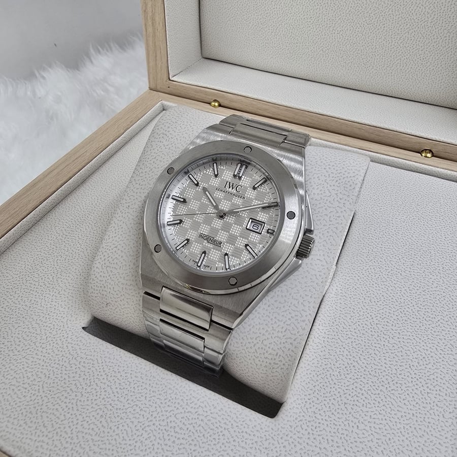 ساعة IWC الرجالية