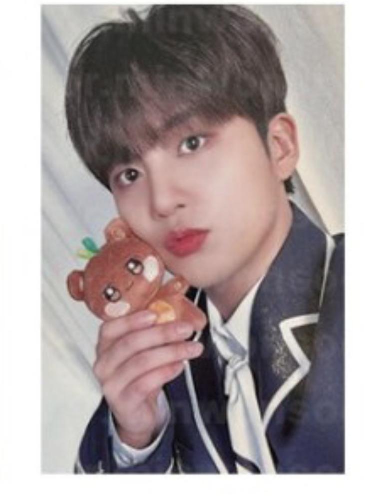 ميدالية 10cm  ANITEEZ ( Jongho )