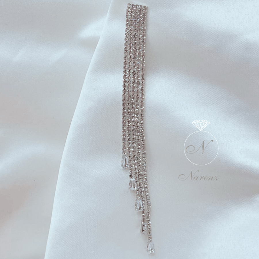 حلق إذن طويل مرصع بفصوص الزركون -فضي