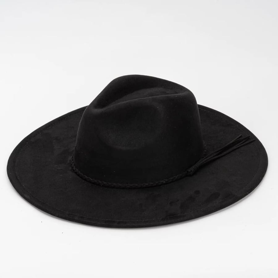 قبعة Cowboy pinch front فاخره مسطحه ( الوان متعدده)