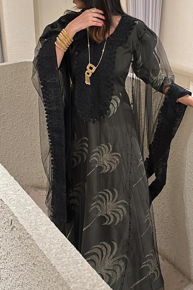 نشل تطريز اسود