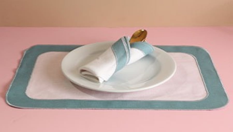 Seventy white / solemes placemat and napkin