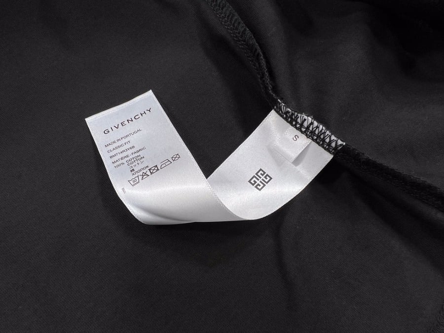 GIVENCHY