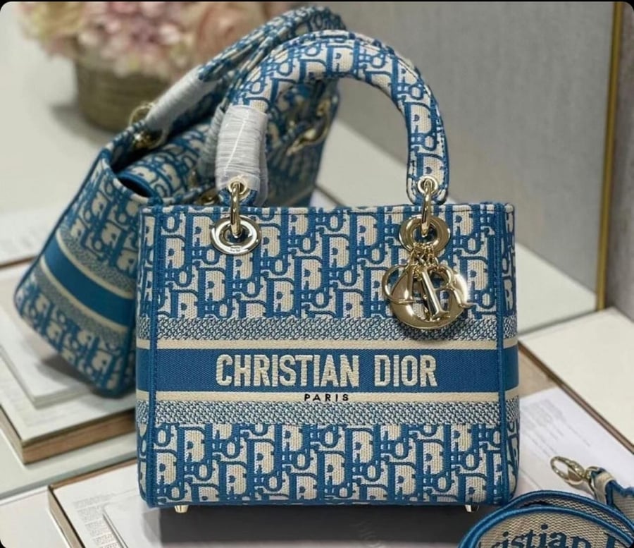 DIOR