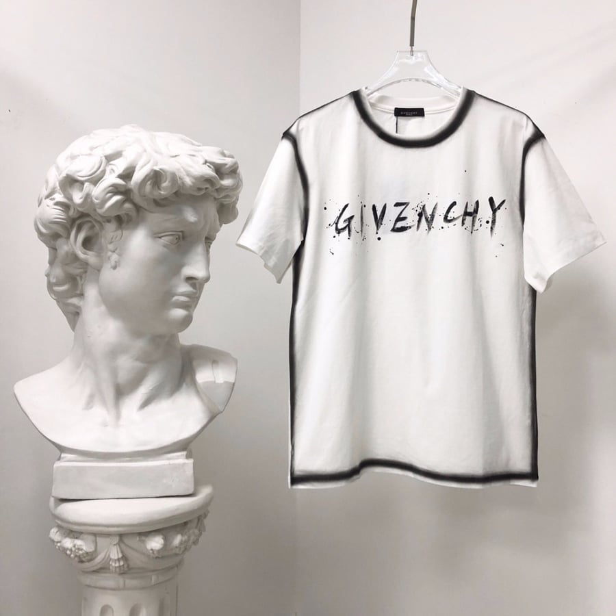 GIVENCHY