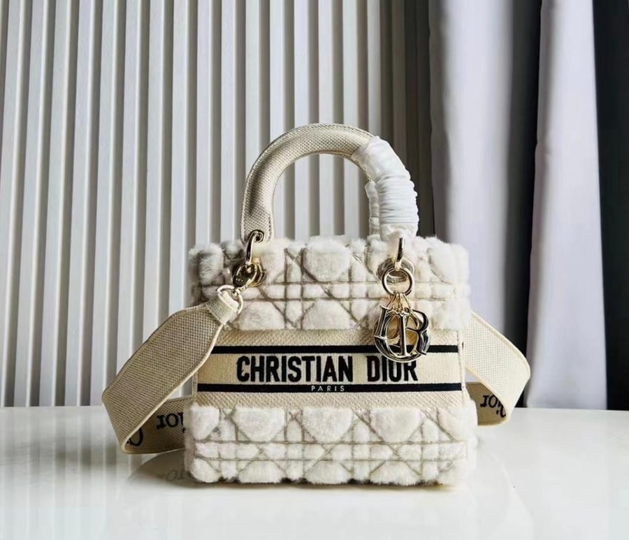 DIOR