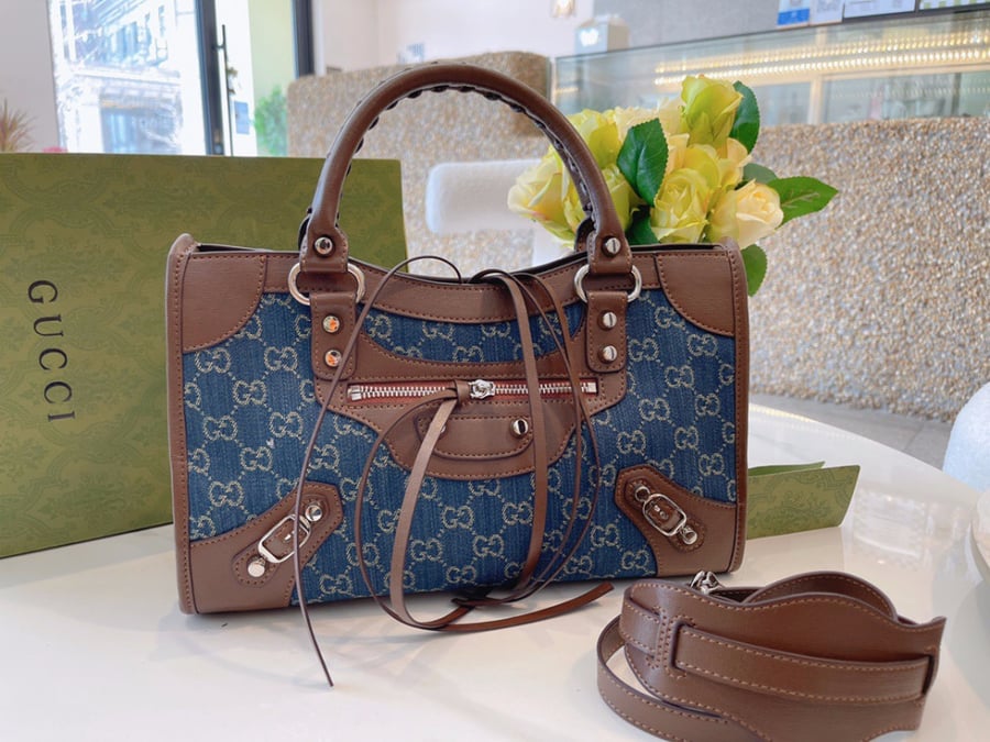 HANDBAG