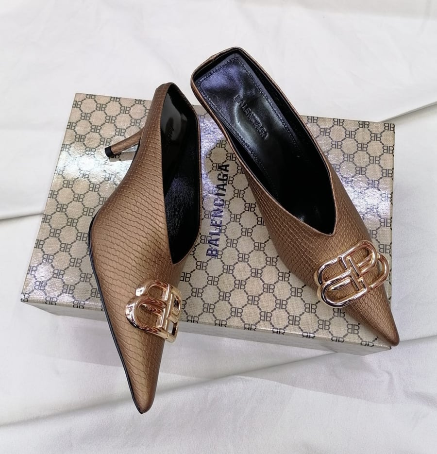 BALENCIAGA