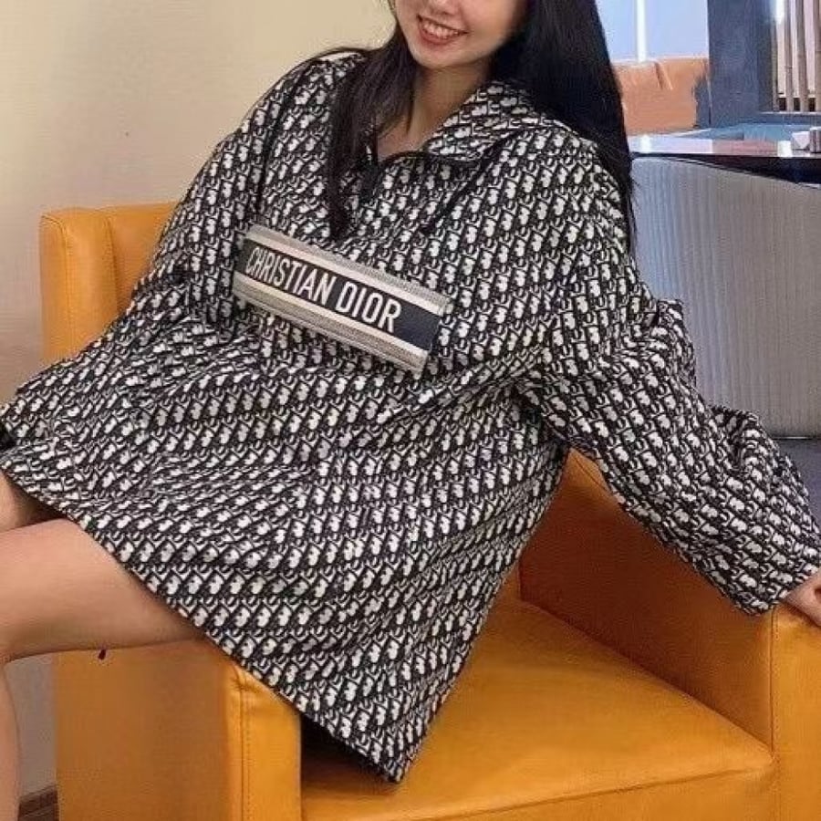 DIOR