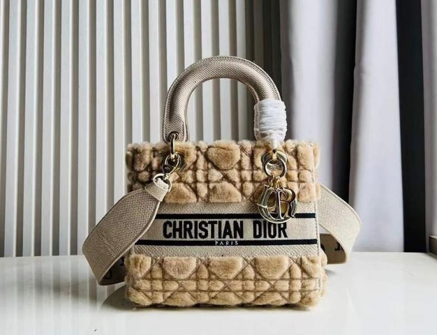 DIOR