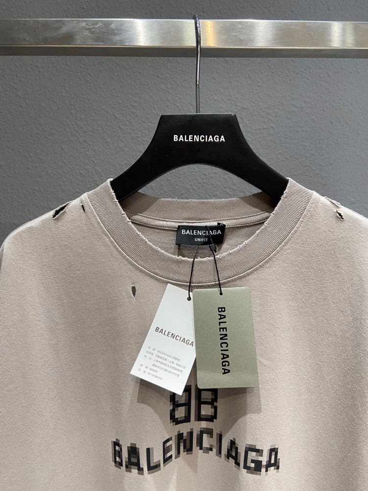 BALENCIAGA