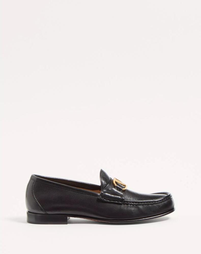 حذاء  valentino