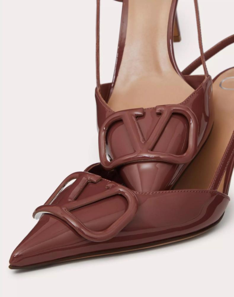 كعب valentino