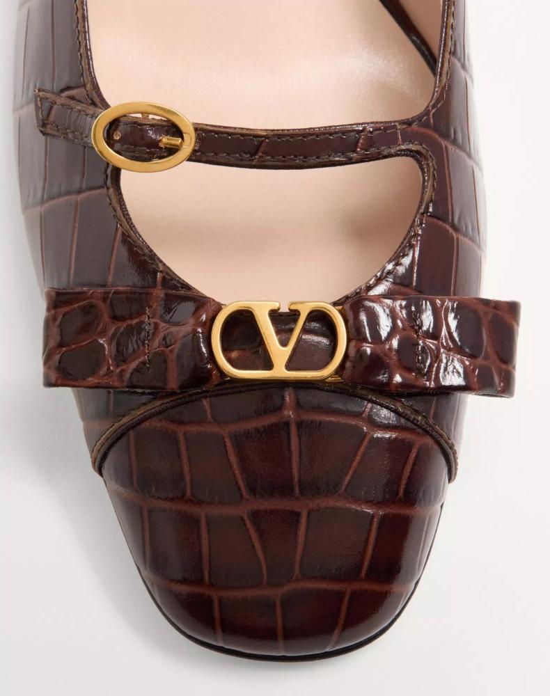 كعب valentino
